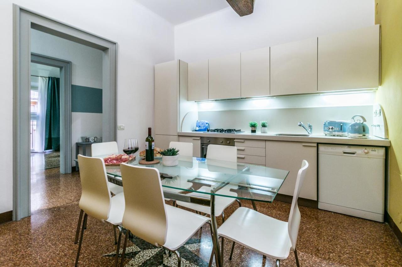 Familybo Apartments Santo Stefano Bologna Bagian luar foto