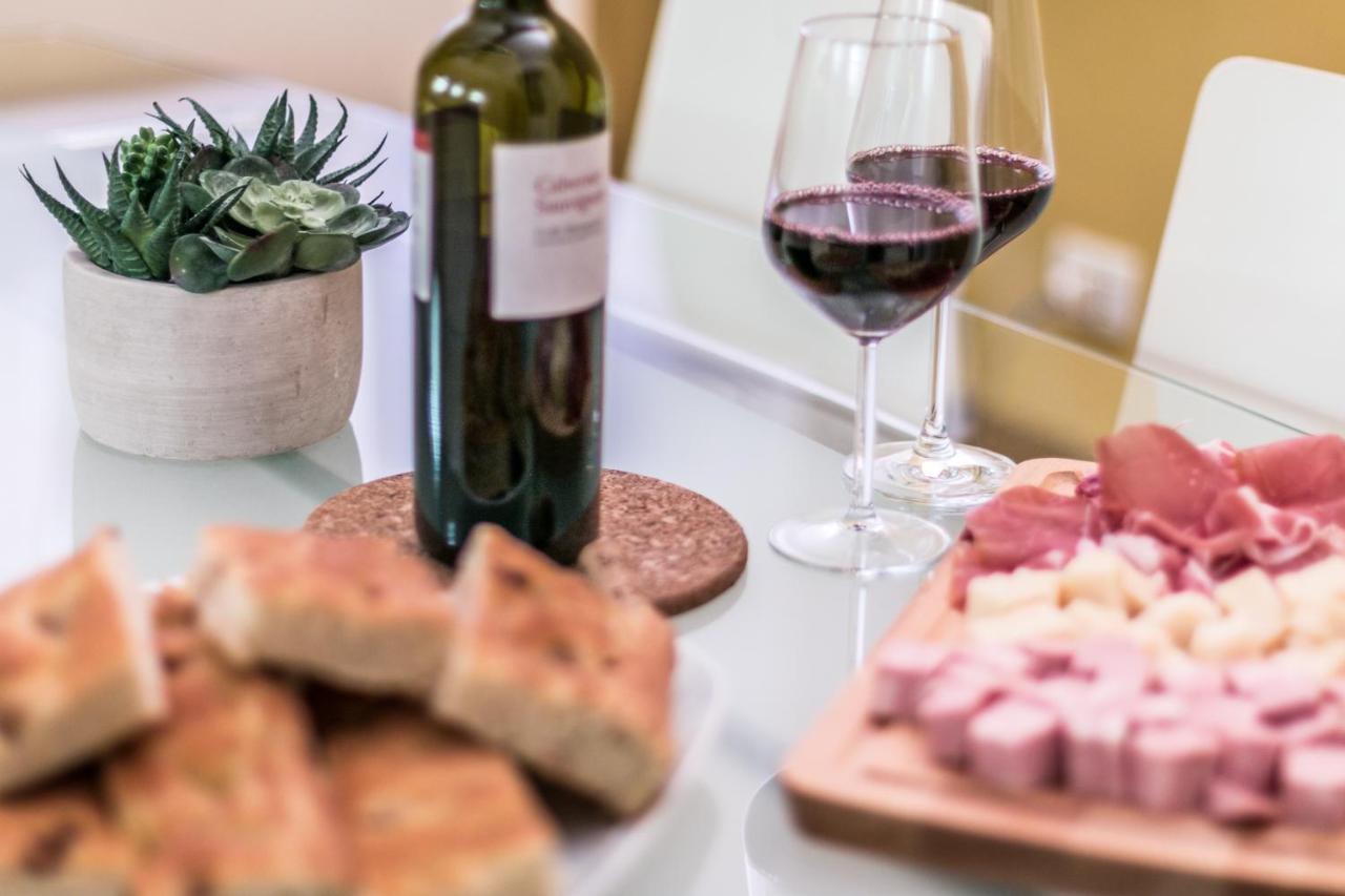 Familybo Apartments Santo Stefano Bologna Bagian luar foto