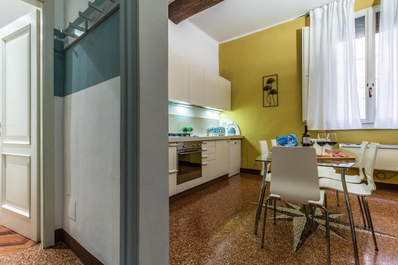 Familybo Apartments Santo Stefano Bologna Bagian luar foto
